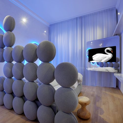 SWAN ROOM suite