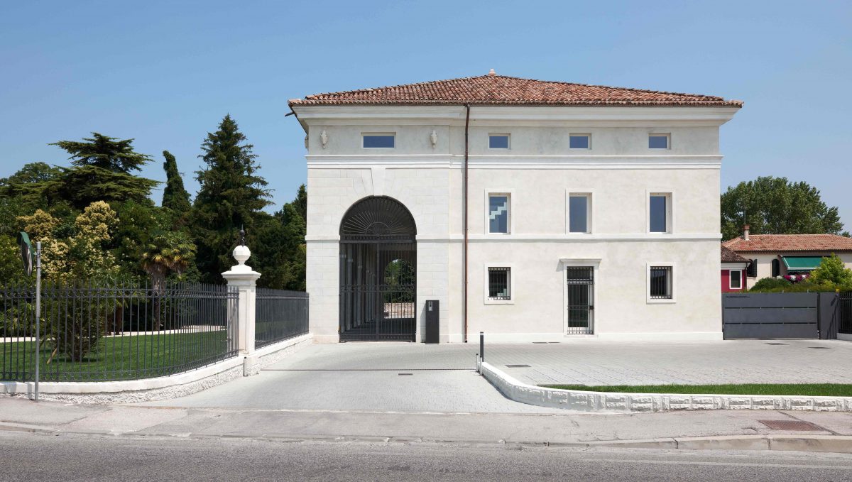 RUBENSLUCIANO New Offices & Showroom Simone Micheli