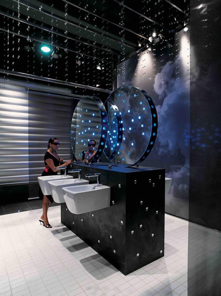 luxury flight Simone Micheli