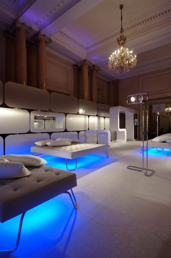 white atmosphere Simone Micheli