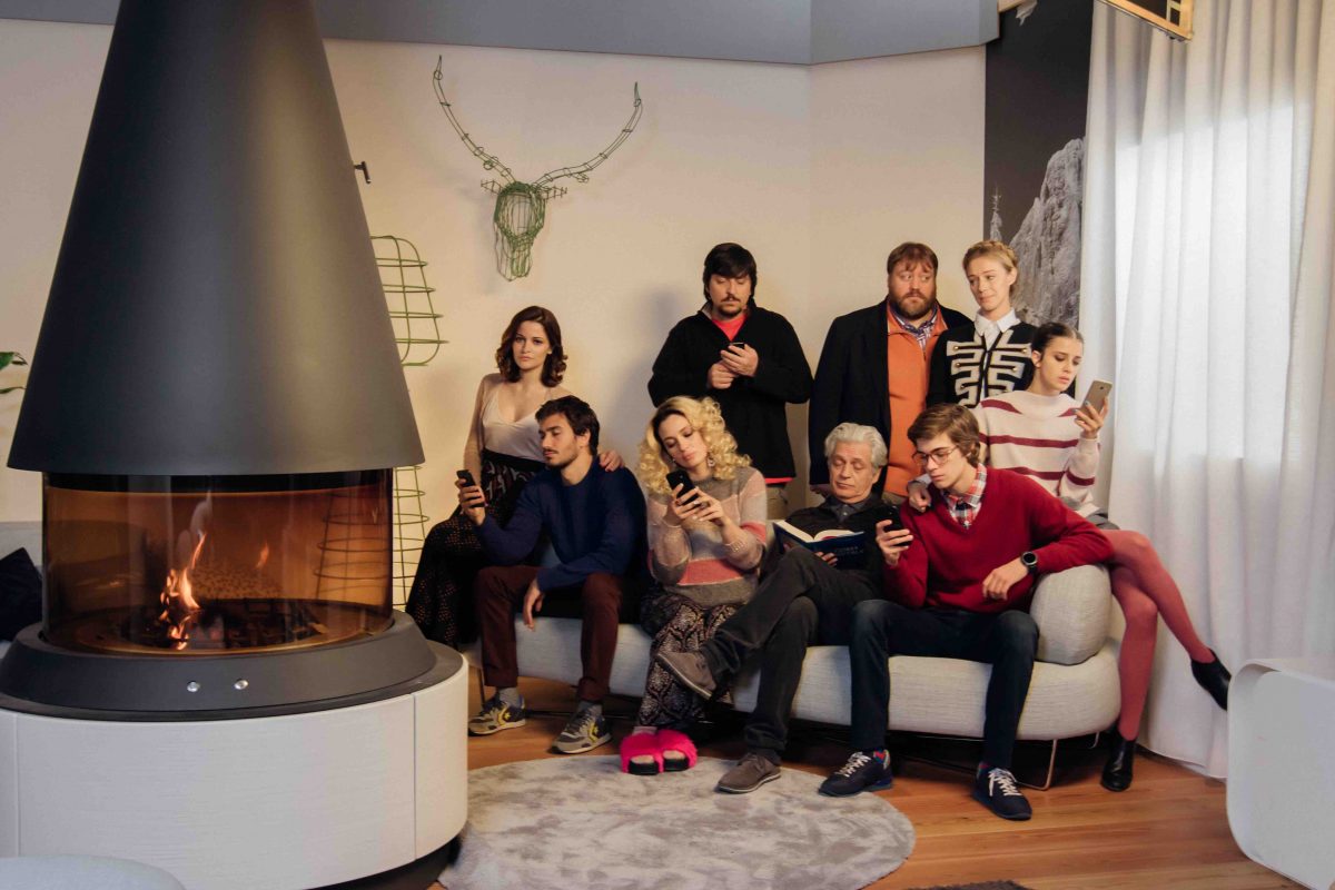 “sconnessi” – scenic design Simone Micheli