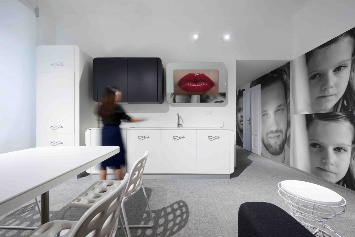 People service apartment Simone Micheli