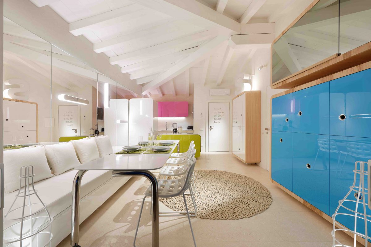 Houseboat Simone Micheli
